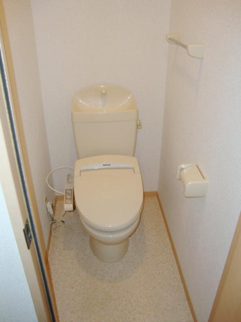 アンプルールA棟のトイレ|ゆったりとした空間のトイレです