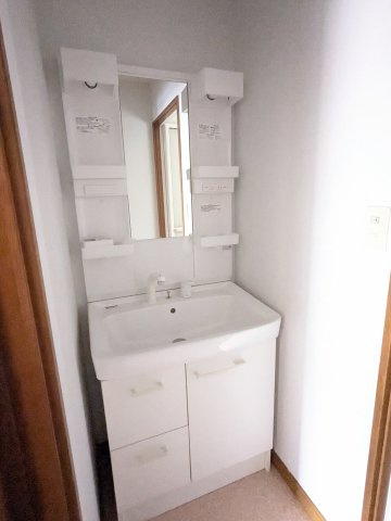 住建ハイツの洗面所