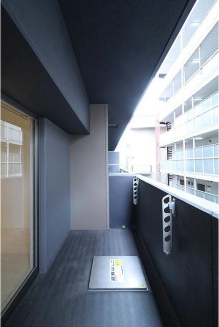 セオリー夕陽丘DOORのバルコニー