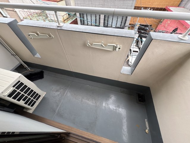 生駒市元町１丁目の賃貸マンションのバルコニー