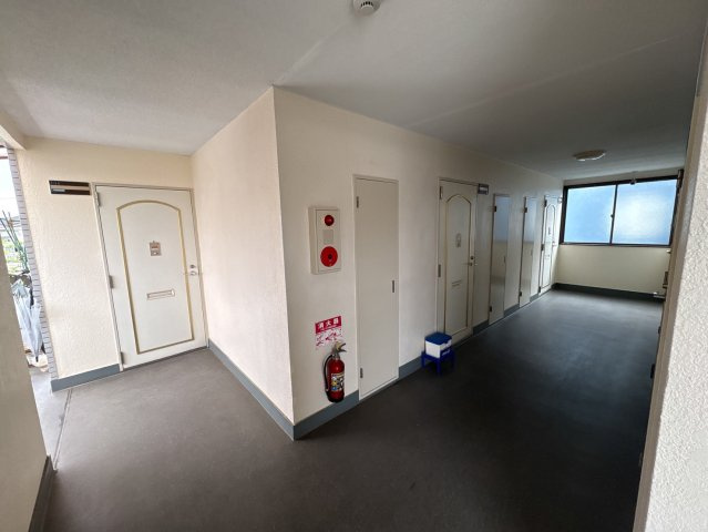 生駒市元町１丁目の賃貸マンションのロビー