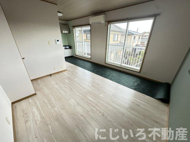 ハイツアクシスの居間・リビング