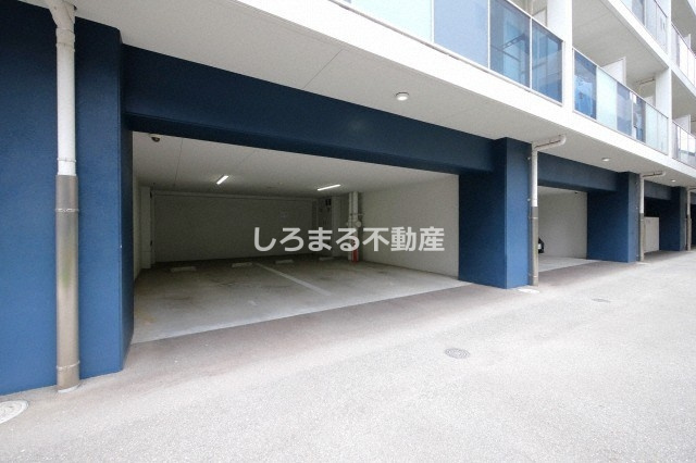 アスヴェル阿波座BLUE EARTHの駐車場