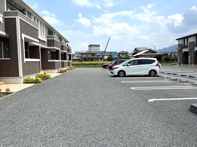 ブルゴーニュＢの駐車場