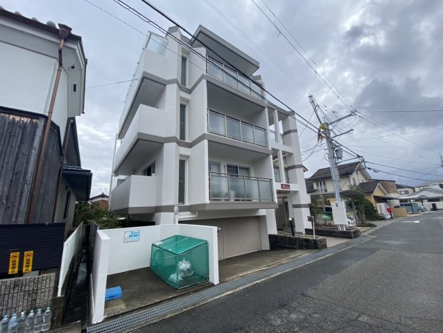 コンフィメゾン中山寺の外観