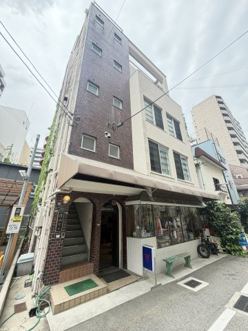 佳山ビルの外観