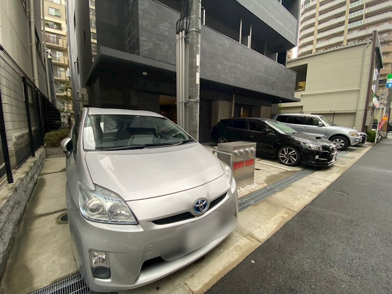 ファーストステージ江戸堀パークサイドの駐車場