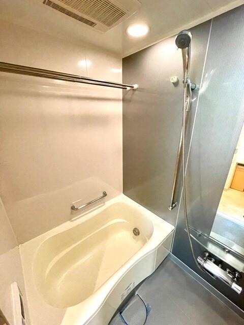 レジディア三軒茶屋の浴室
