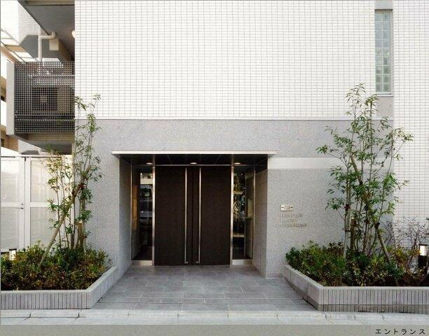 プラウドフラット目黒行人坂のエントランス