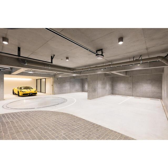 THE　DOORSの駐車場