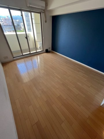 西宮市津門西口町の賃貸マンションの居間・リビング