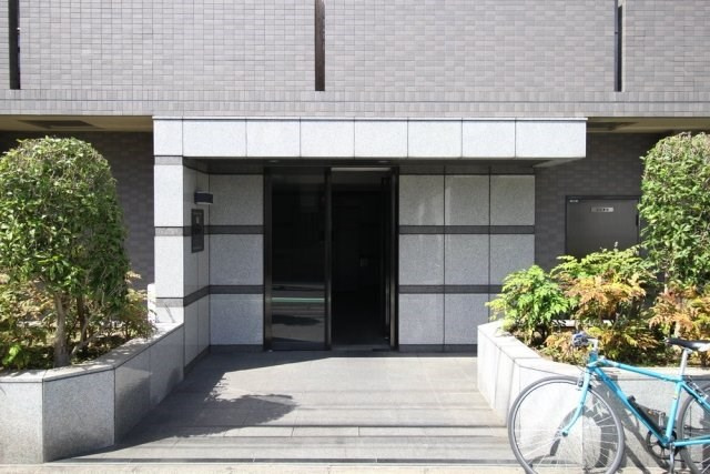 ルーブル中目黒弐番館のエントランス