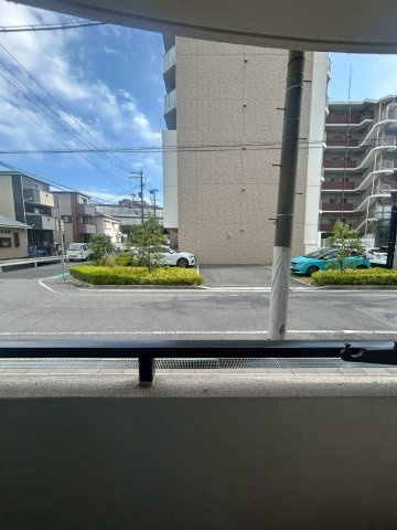 エクレ西宮の駐車場