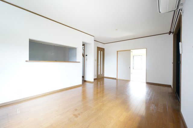 中古　千葉市緑区誉田町の居間・リビング