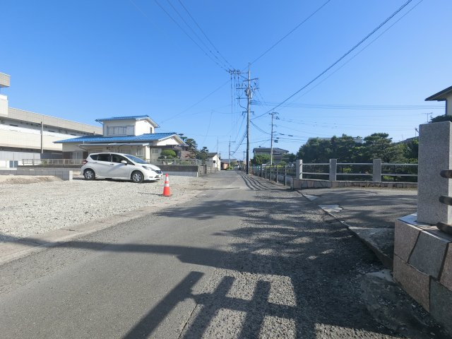 佐賀市本庄町大字本庄9期　1号棟の前面道路含む現地写真