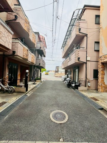 大阪市鶴見区中茶屋中古戸建の前面道路含む現地写真