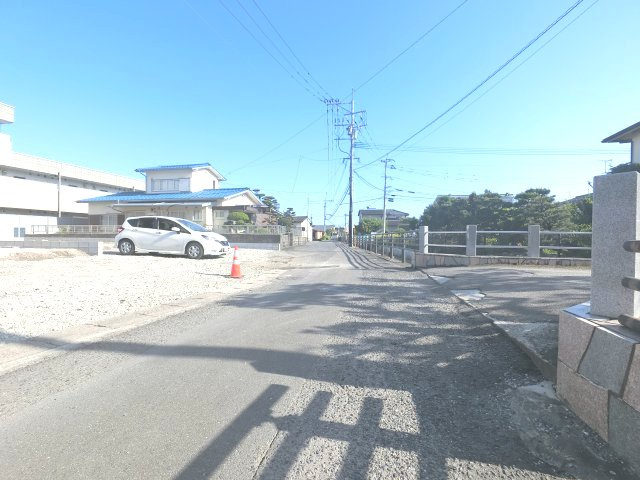 佐賀市本庄町大字本庄9期　2号棟の前面道路含む現地写真