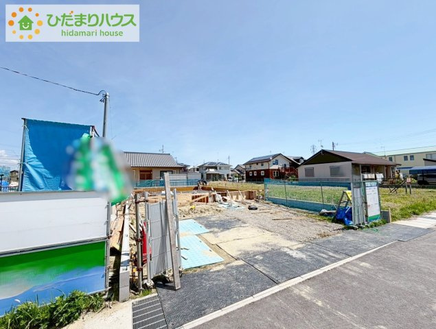 いわき市錦町下り立　新築戸建　2号棟の外観|駐車場並列3台分！ワゴン車+軽自動車はもちろん、パパのお仕事の車も敷地内に停められますね♪