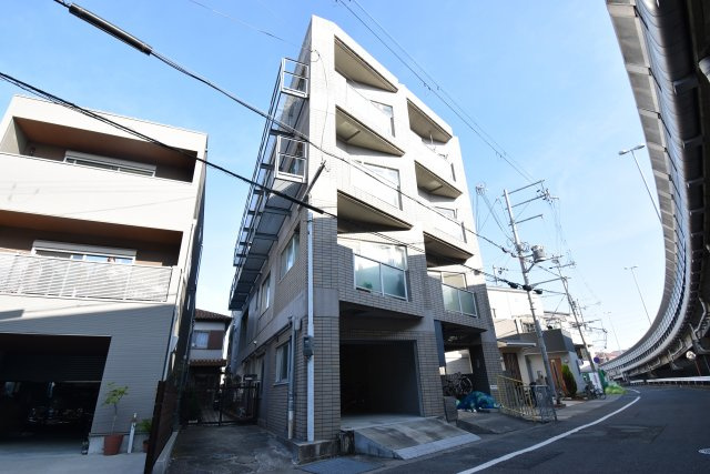 MAISON KOUMUの外観