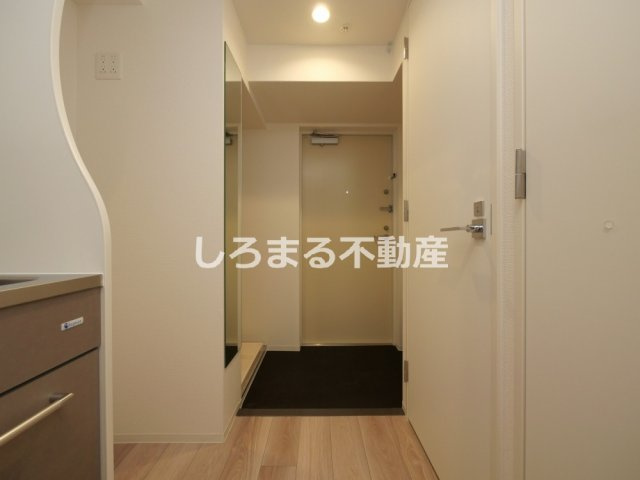 セレニテ日本橋エクラの玄関