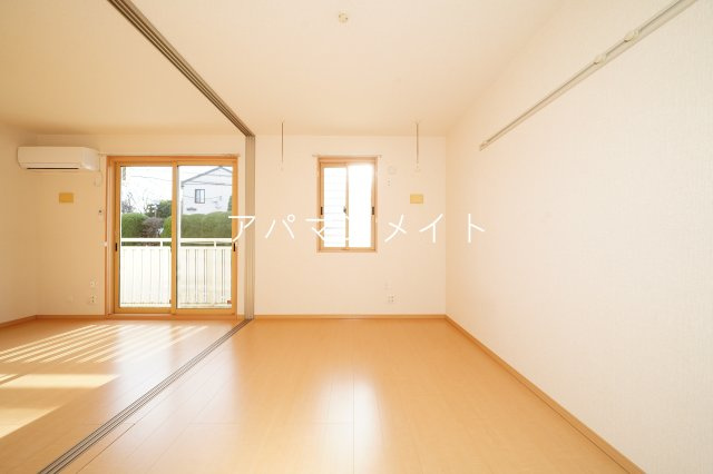 【寝室】 | スカイハイツ | 使い勝手のいい寝室です