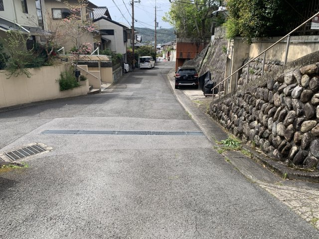 京都市左京区岩倉花園町　中古一戸建の前面道路含む現地写真