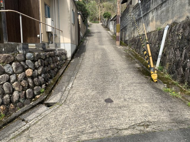 京都市左京区岩倉花園町　中古一戸建の前面道路含む現地写真