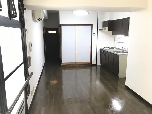 エクセルシオール新町の居間・リビング
