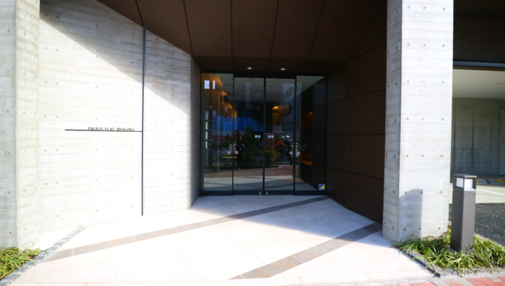 プラウドフラット両国のエントランス|落ち着いたエントランスです