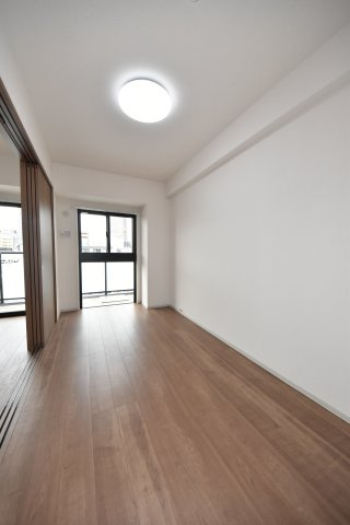 esteOeste難波元町