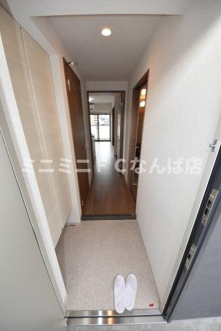 esteOeste難波元町の玄関