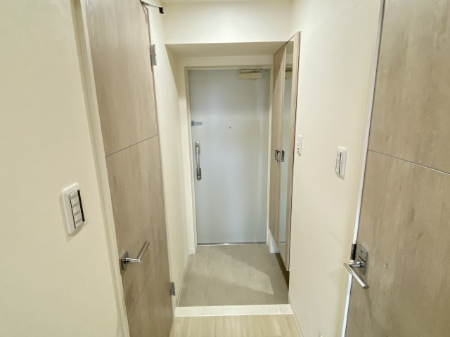 名古屋市中村区上米野町１丁目の賃貸マンションの玄関