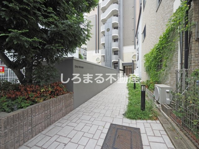 ドゥーエ本庄のエントランス