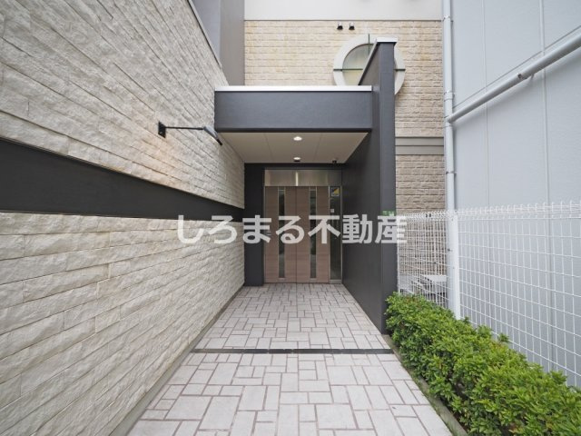 ドゥーエ本庄のエントランス