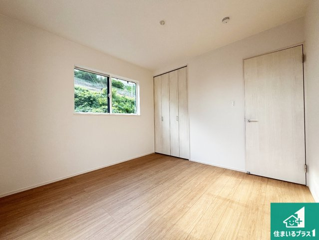 池田市畑　第15期　新築一戸建ての洋室|シンプルな洋室は、自分好みのインテリアが楽しめます♪ご家族とインテリアや家具を選びに行くのは新築購入時の醍醐味の一つです。ぜひお楽しみください♪