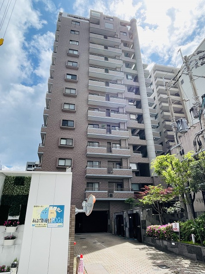 【外観】 | アーバンパレスアクス大濠 | 優雅さ漂う外観です♪落ち着いた外観にマッチしたエントランスとなっています。