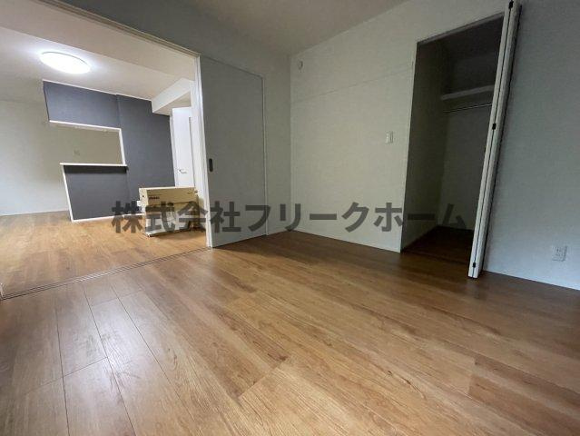 三鷹市井の頭３丁目のアパートの居間・リビング