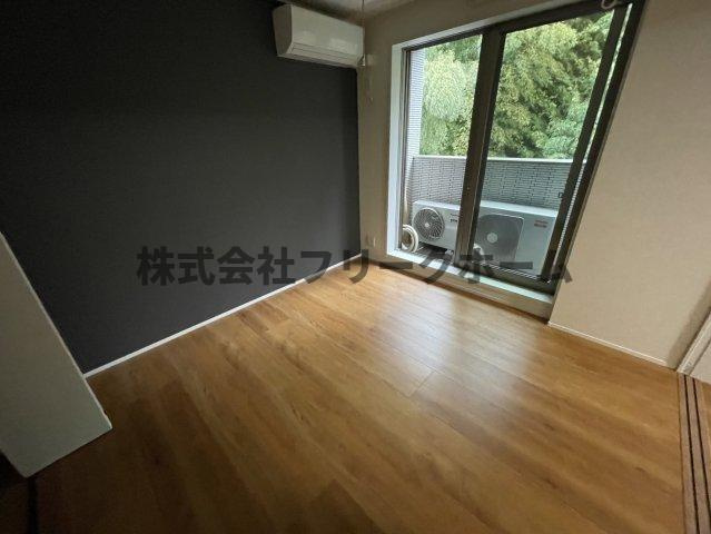 三鷹市井の頭３丁目のアパートの居間・リビング