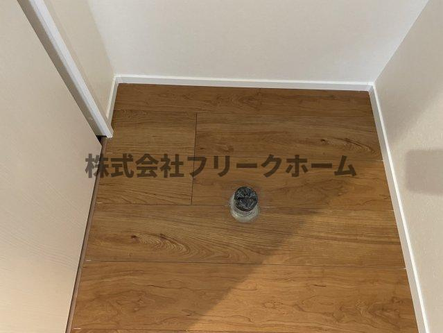 三鷹市井の頭３丁目のアパートの玄関