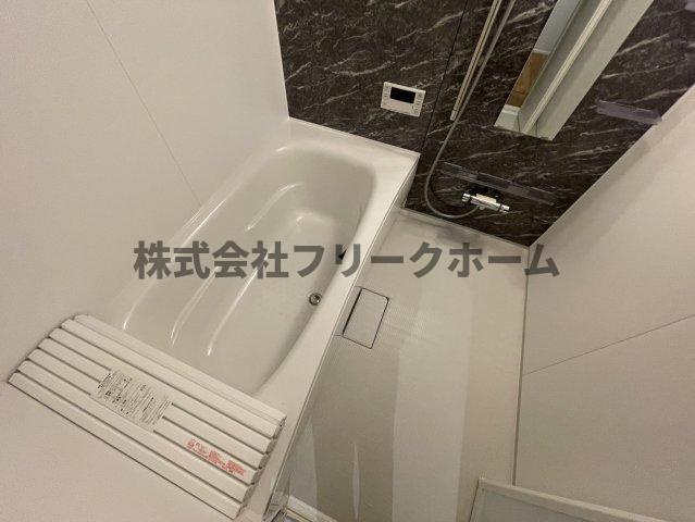 三鷹市井の頭３丁目のアパートの浴室