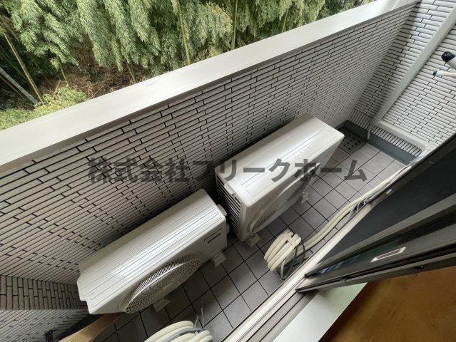 三鷹市井の頭３丁目のアパートのバルコニー