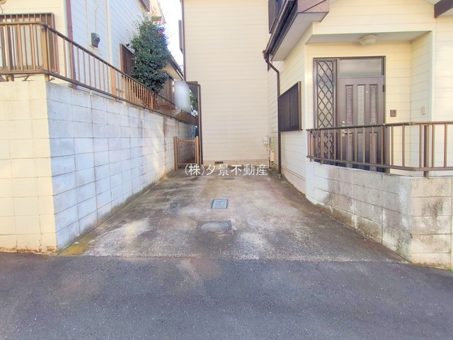大宮区三橋１丁目462-9(リフォーム済み住宅)の駐車場