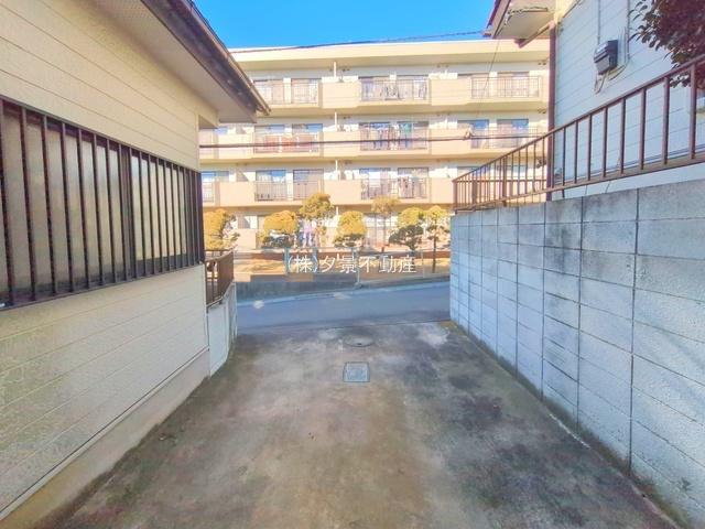 大宮区三橋１丁目462-9(リフォーム済み住宅)の駐車場