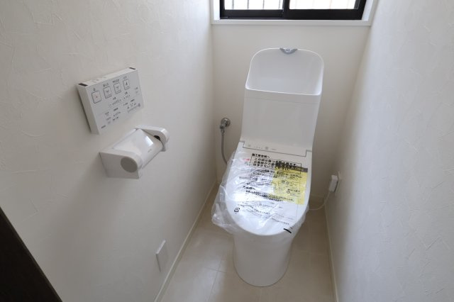 大宮区三橋１丁目462-9(リフォーム済み住宅)のトイレ