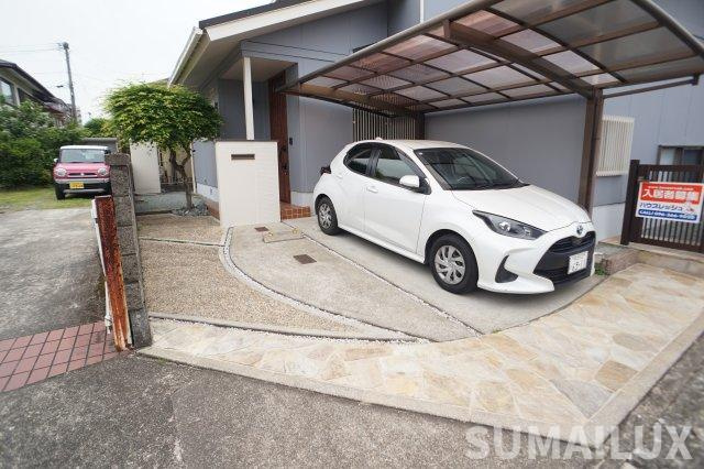 帯山7丁目一戸建の駐車場