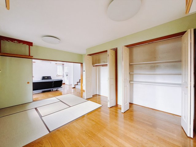 【中古戸建】高崎市下豊岡町の和室|■和室｜和室でしか味わえない畳ならではの香りや素材で和のやすらぎを感じてください♪休日はお子様とお昼寝するのにも最適です！