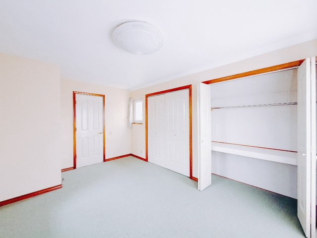 【中古戸建】高崎市下豊岡町の洋室|■洋室｜ナチュラルカラーの床です。模様替えなどとても楽しく工夫できます♪陽当たり、風通しもとても良いので毎日快適な生活スタートです！子供部屋にも良いですね♪