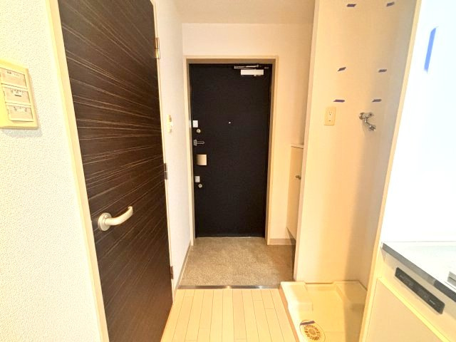 ライジングコート深江本町フラワーパークの玄関