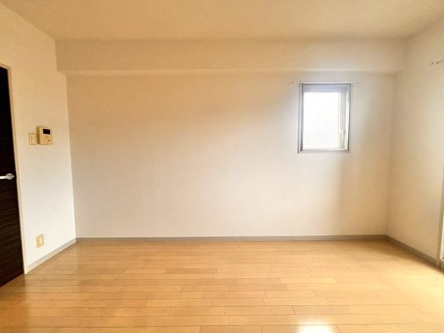 ライジングコート深江本町フラワーパークの居間・リビング