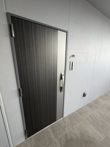 フォルティス今池の玄関